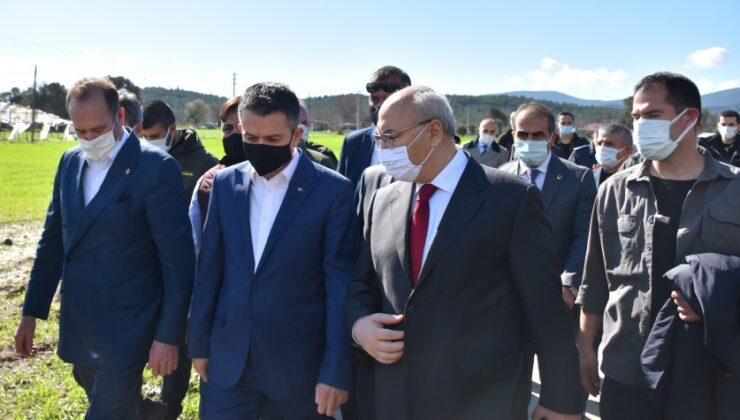 Bakan Pakdemirli’Den Doludan Zarar Gören Çiftçilere Ziyaret