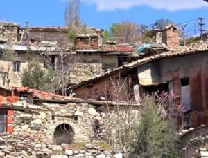 Antik Kentin Üzerinde Yaşıyorlar