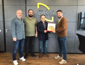 Küçükbaşcılardan Çiftçi Tv’ye Anlamlı Plaket