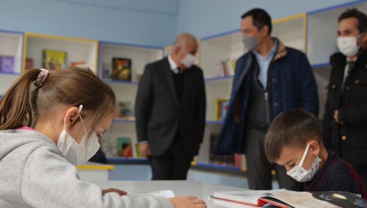 TürkTraktör NEW HOLLAND Yaren Çocuk Kütüphaneleri’nin 12.’sini Adana Çukur Köy’ün çocuklarına armağan etti
