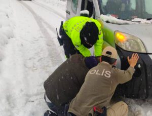 Besicinin Yardımına Polis Koştu!