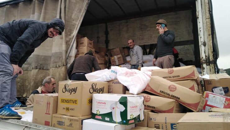 Afganistanlı Ihtiyaç Sahiplerine 3 Tır Gıda Yardımı