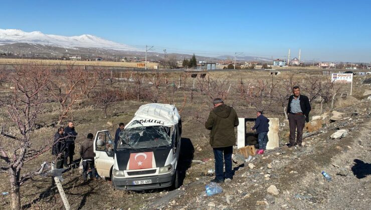 Tarım Işçilerini Taşıyan Minibüs Devrildi!