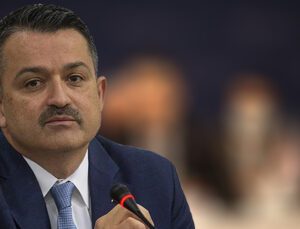 Pakdemirli: “Bugün Yaptırdığım Covid-19 Testim Pozitif Çıktı”