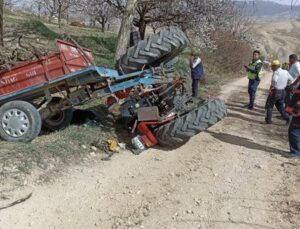 Traktör Devrildi: 1 Ölü, 1 Yaralı