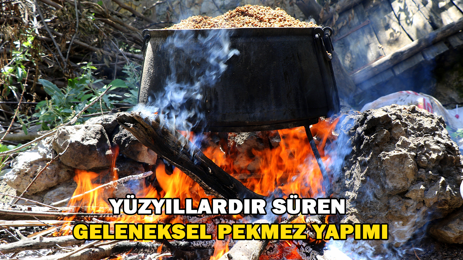 Yüzyıllardır Süren Geleneksel Pekmez Yapımı